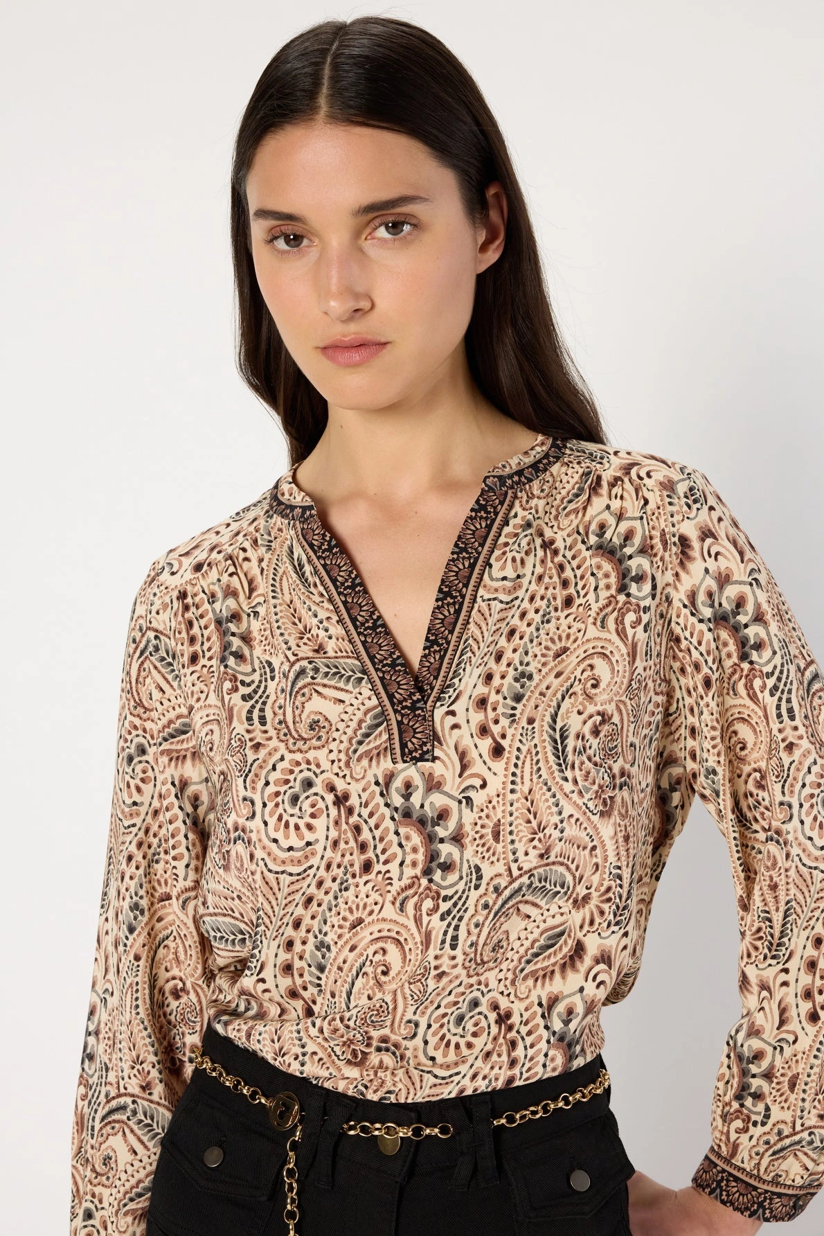 Blouse-fluide-imprimee-AMAYA-gerard-darel-maroc-portee