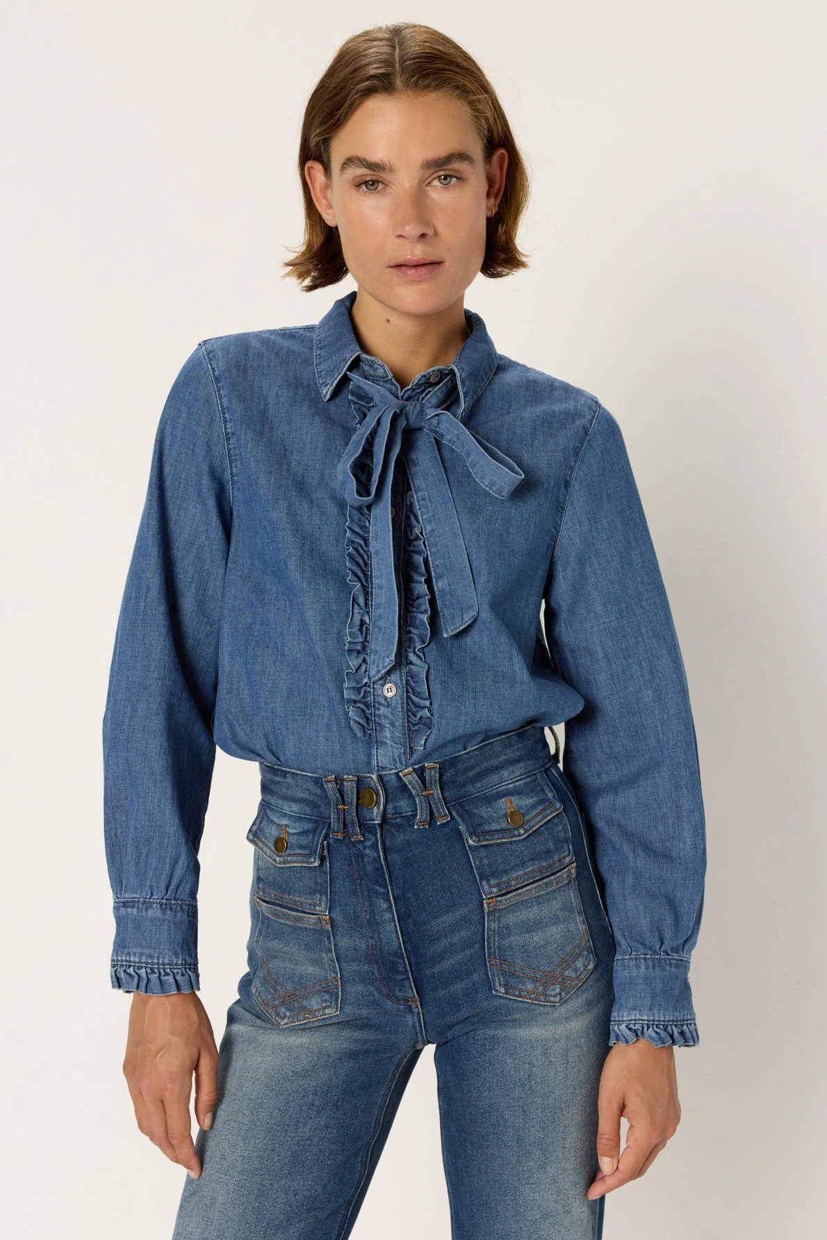 Chemise-en-jean-a-jabots-ALIA-gerard-darel-maroc-portee