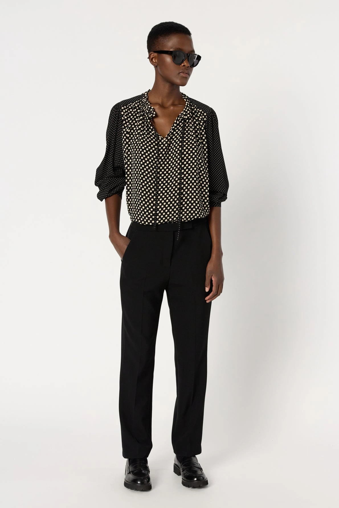 Pantalon-droit-dos-elastique-CORA-gerard-darel-maroc-noir-total-look