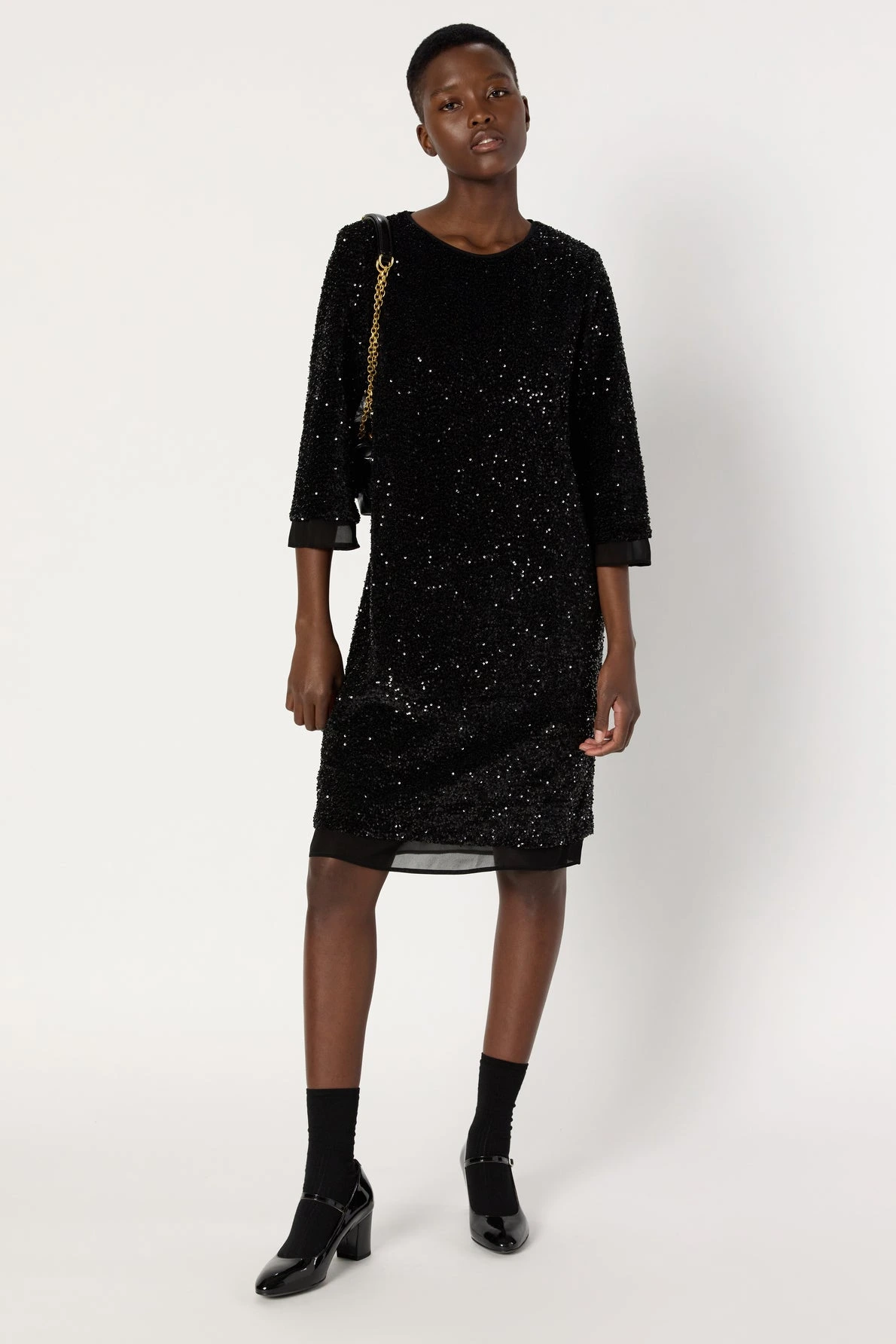 Robe-de-soiree-droite-a-sequins-LIORA-gerard-darel-maroc-total-look.webp